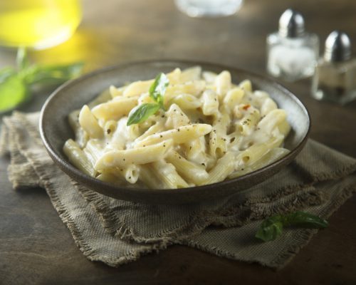 Creamy pasta with black pepper